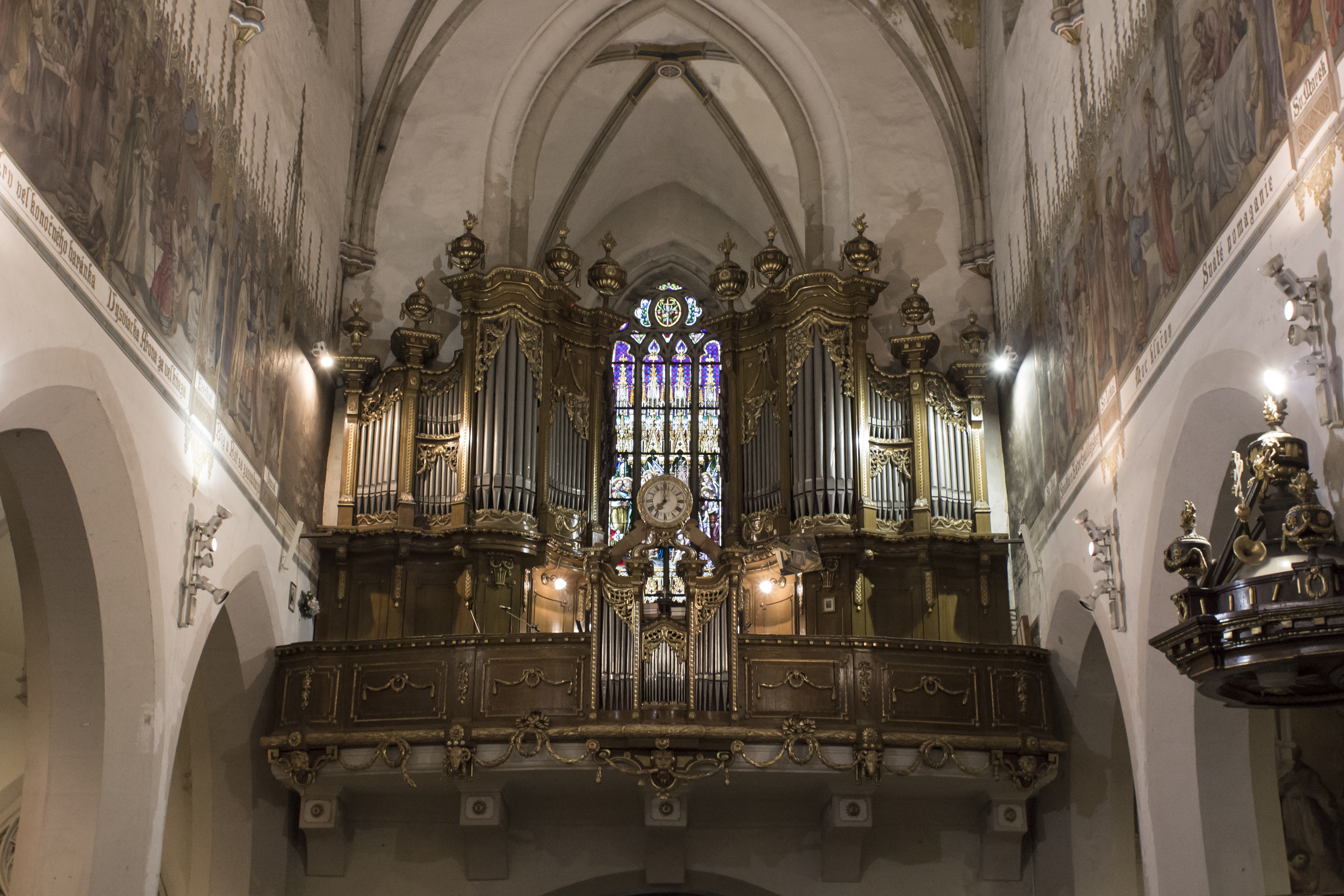 bazilika-organ.jpg